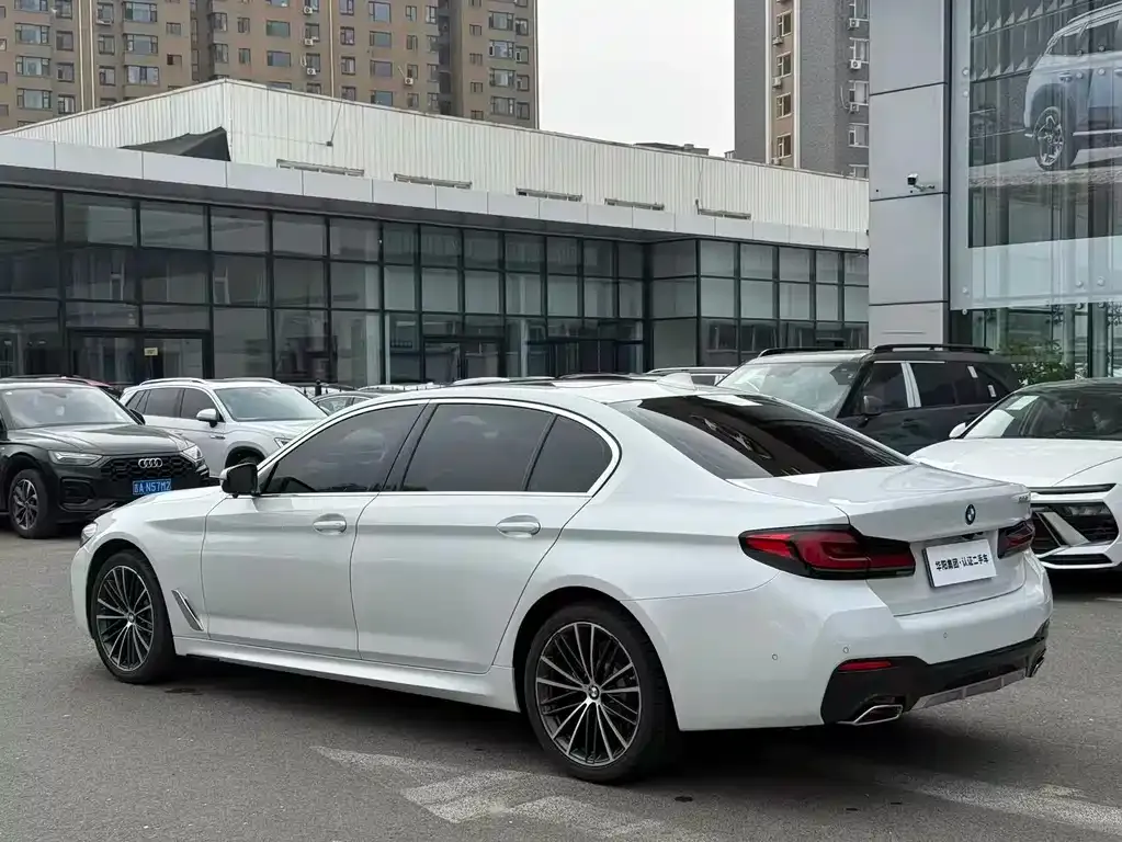 BMW 5 Series — фото 3