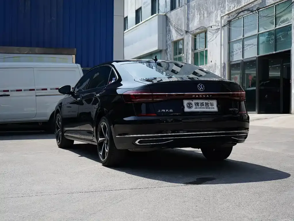 Volkswagen Passat — фото 3