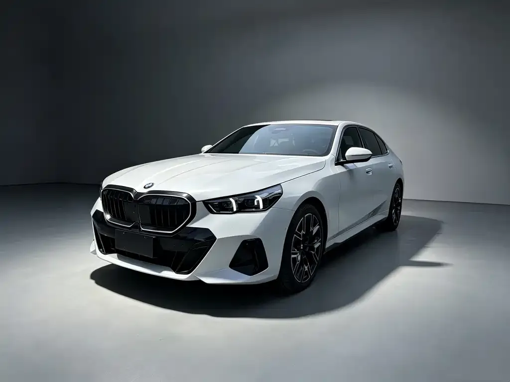 BMW 5 Series — фото 1