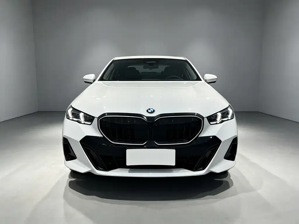 BMW 5 Series — фото 2