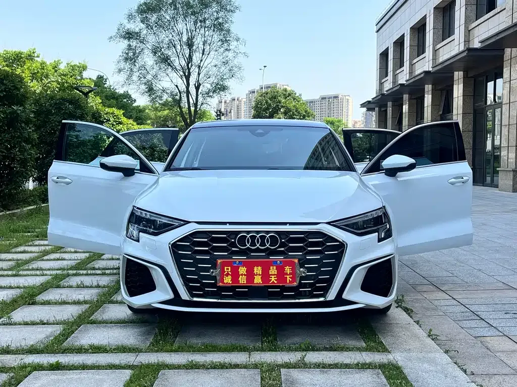 Audi A3 2023 из CN, фото 10