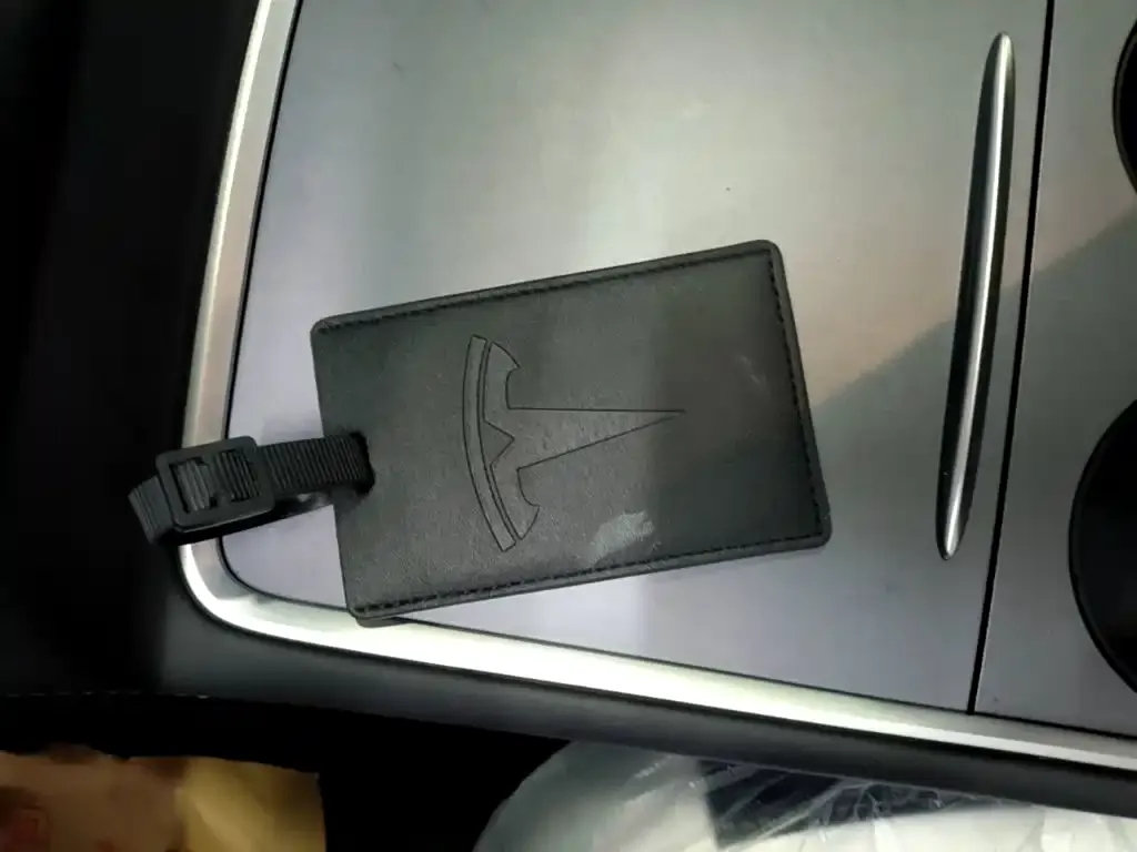 Tesla Model 3 — фото 3