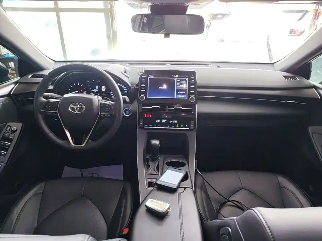 Toyota Avalon — фото 3