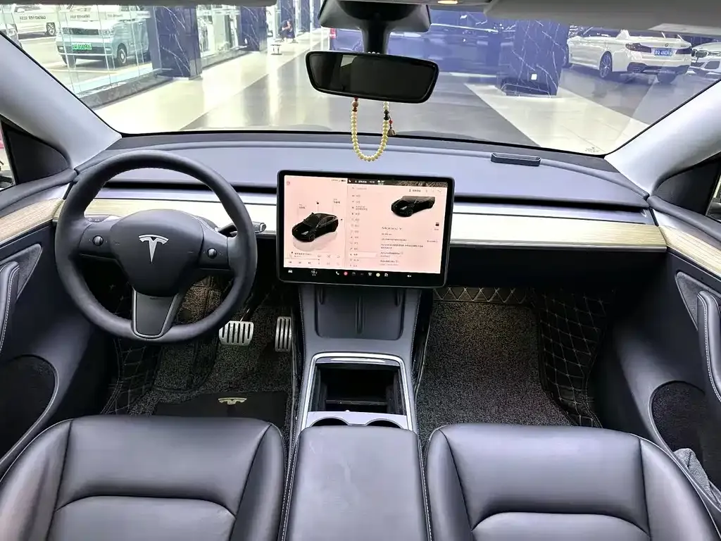 Tesla Model Y — фото 5