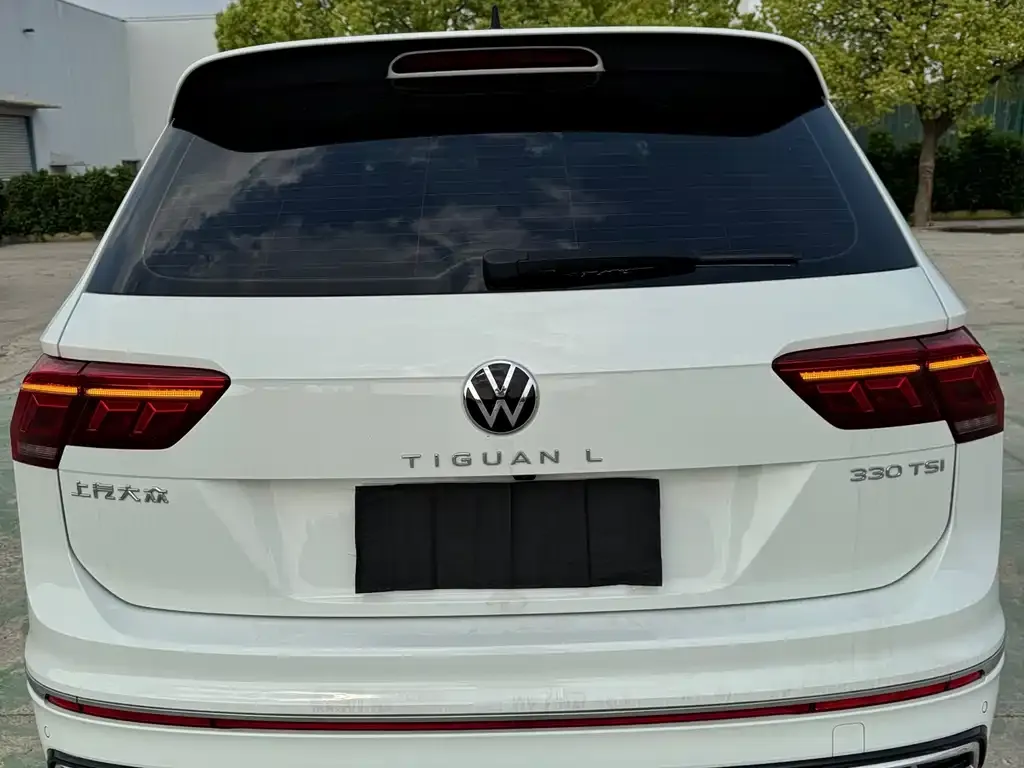 Volkswagen Tiguan L — фото 2