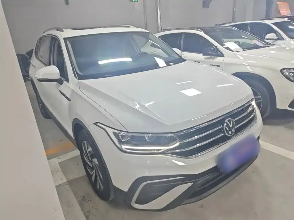 Volkswagen Tiguan L — фото 6