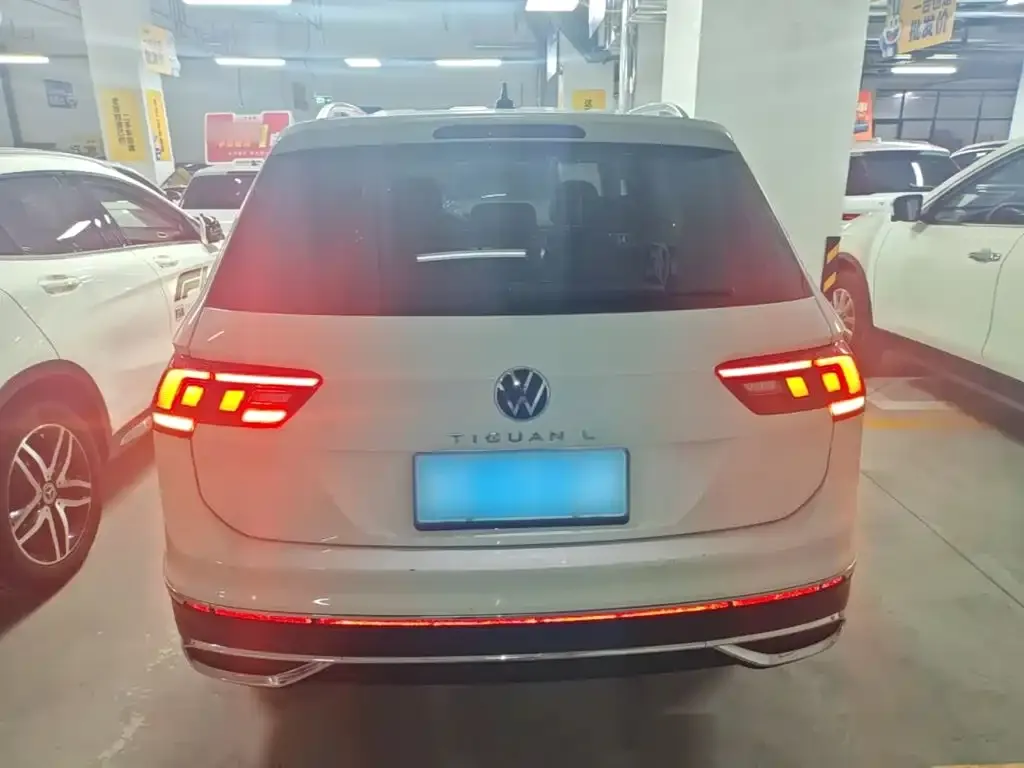 Volkswagen Tiguan L — фото 3