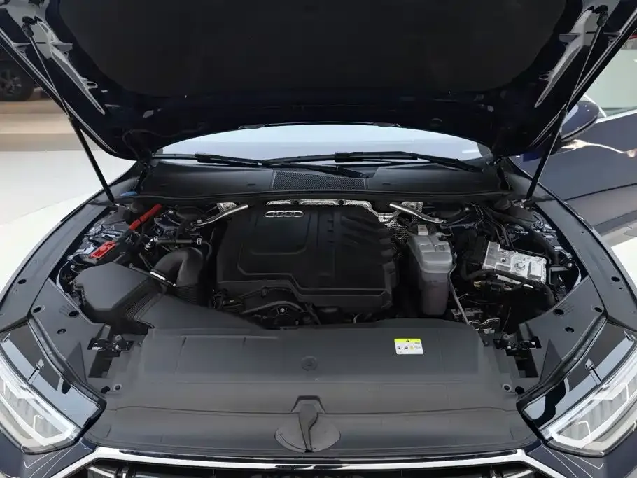 Audi A7L 2024 из CN, фото 10