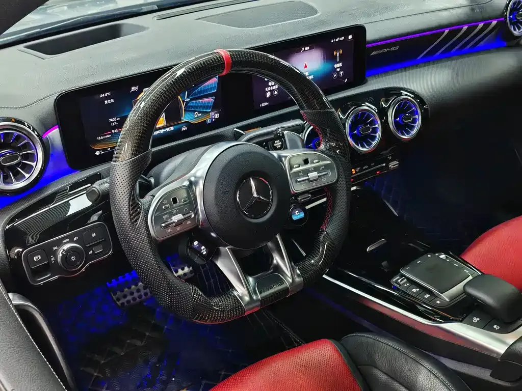 Mercedes-Benz CLA AMG — фото 10