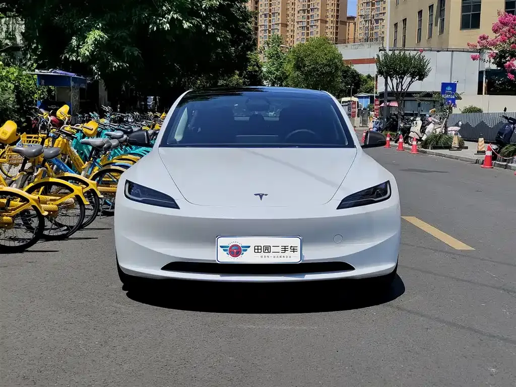 Tesla Model 3 — фото 5