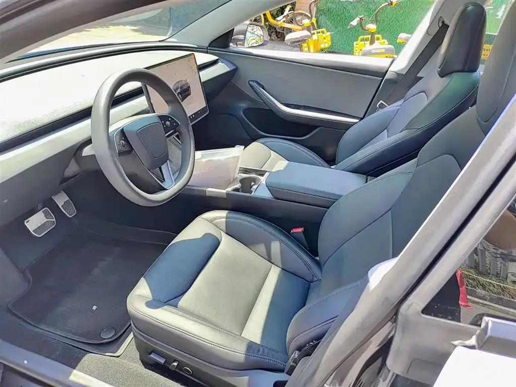 Tesla Model 3 — фото 3