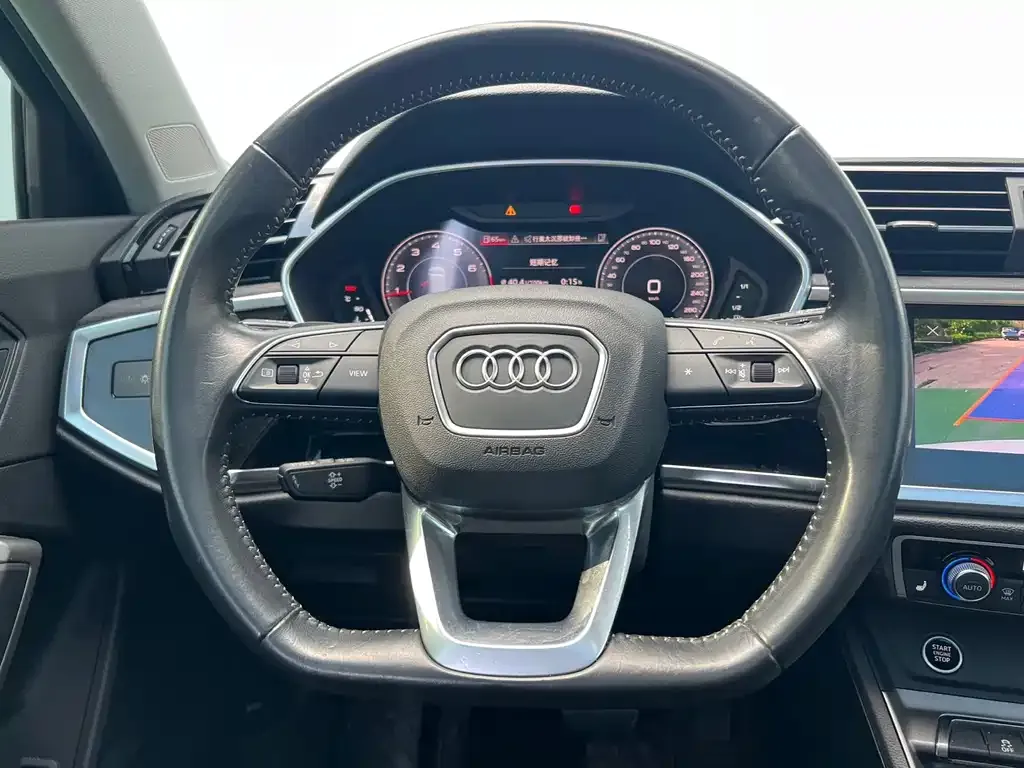 Audi Q3 — фото 6