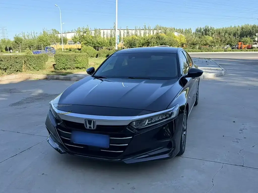 Honda Accord — фото 1