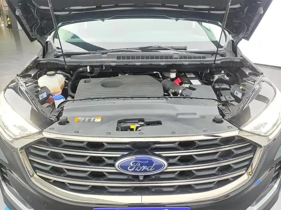 Ford Edge — фото 10