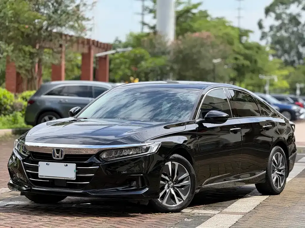 Honda Accord — фото 1