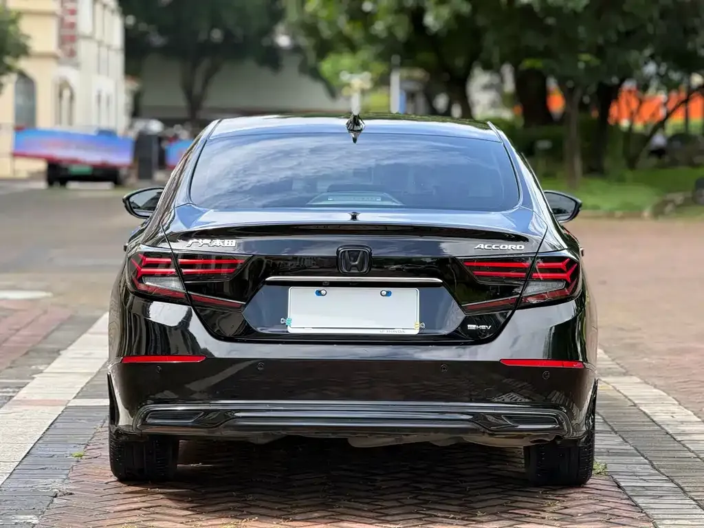 Honda Accord — фото 7