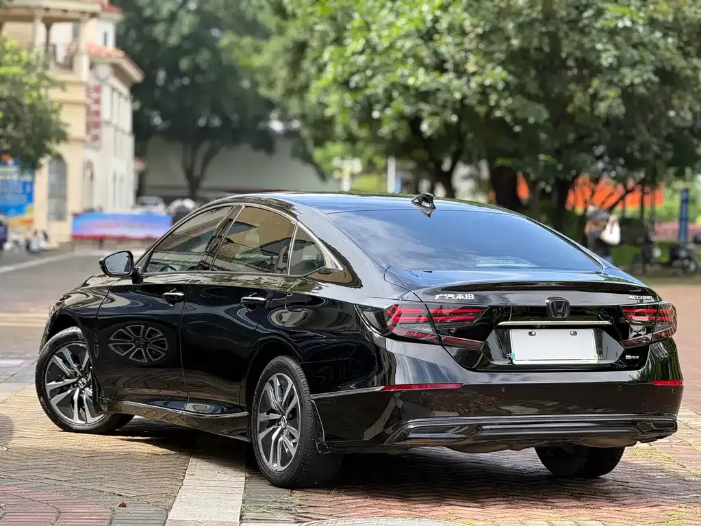 Honda Accord — фото 5