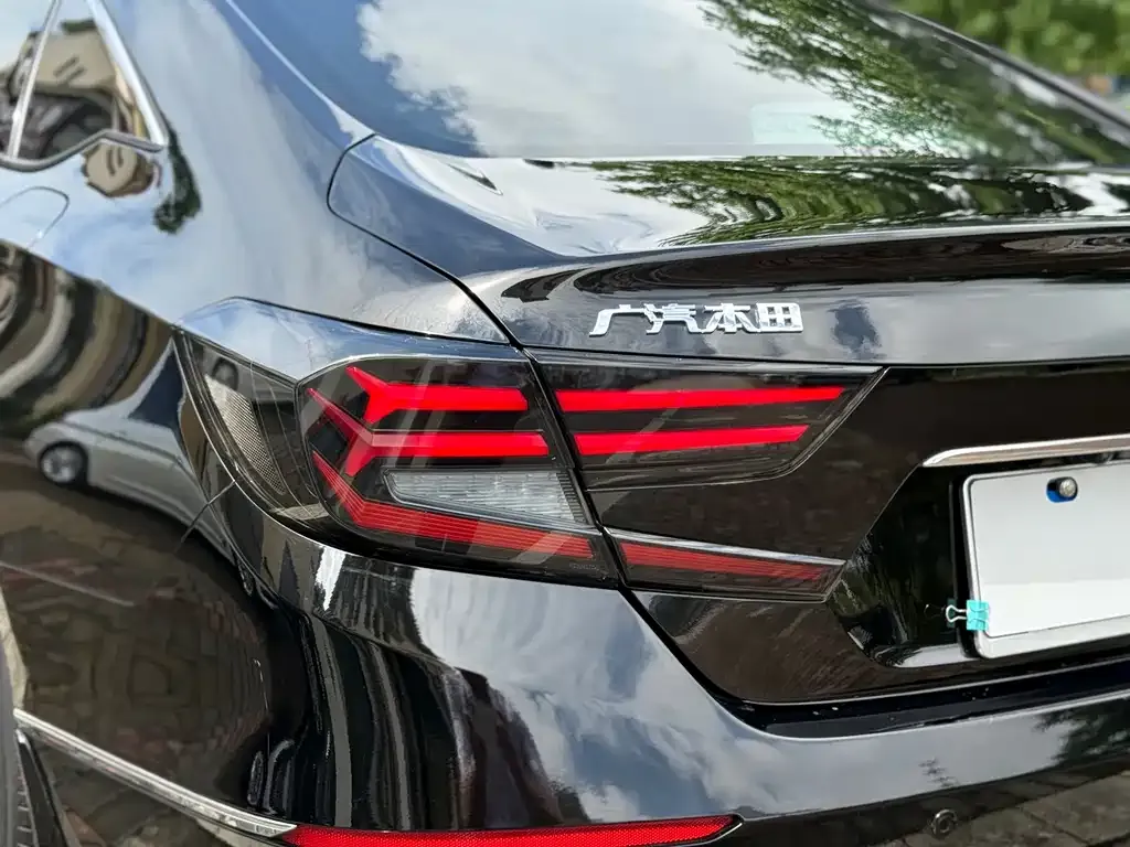 Honda Accord — фото 9