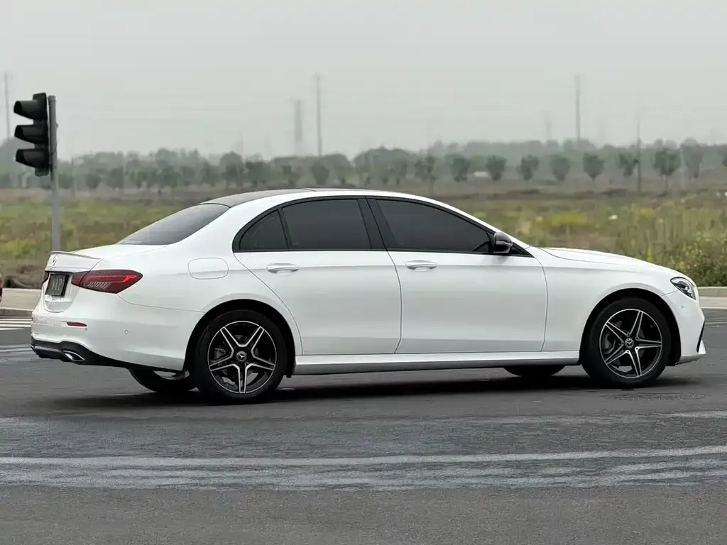 Mercedes-Benz E-Class (Import) — фото 9