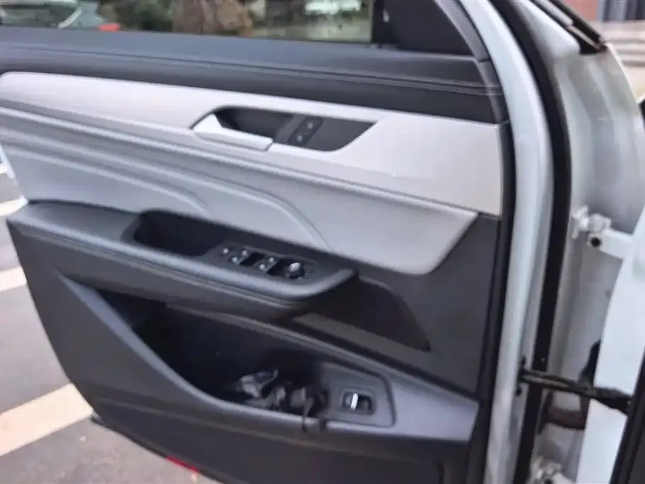 Volkswagen Tavendor 2023 из CN, фото 2