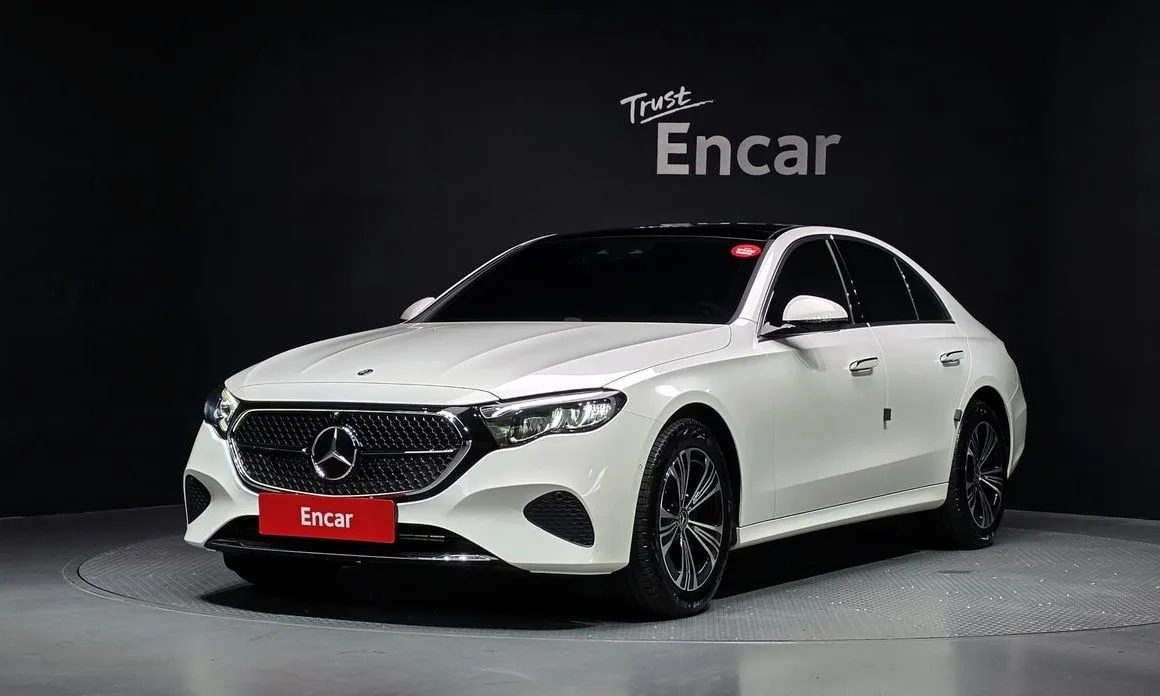 Mercedes-Benz E-Class — фото 1