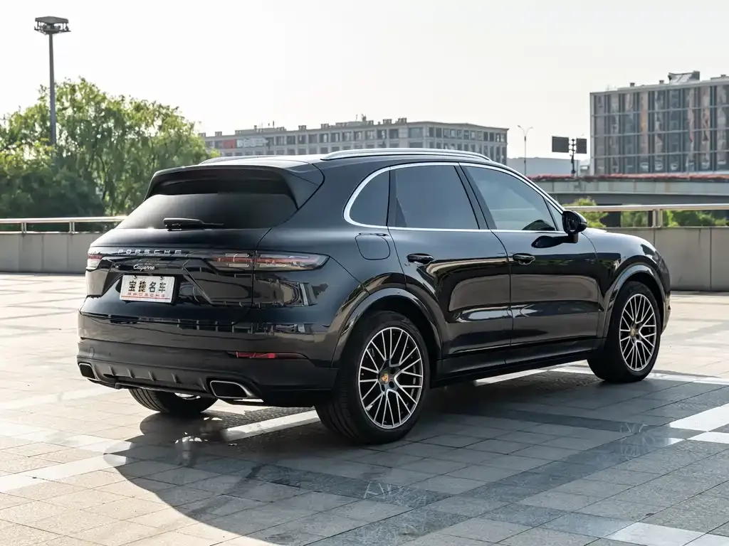 Porsche Cayenne — фото 2