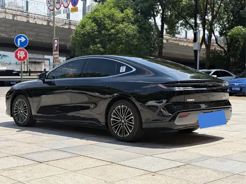Geely Galaxy Xingyao 8 2025 из CN, фото 2