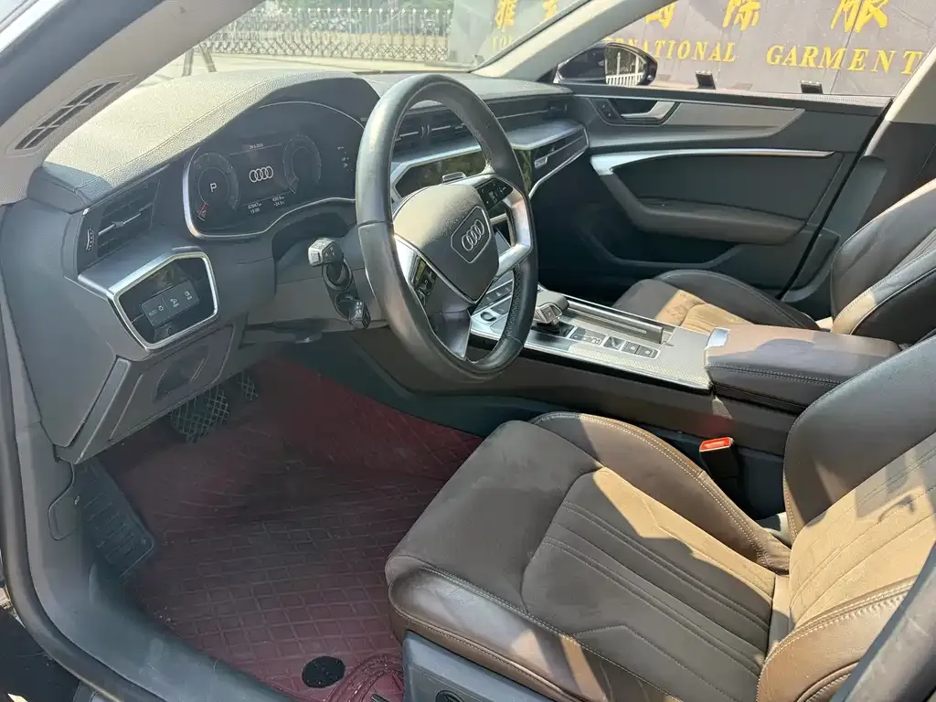 Audi A7L 2024 из CN, фото 9