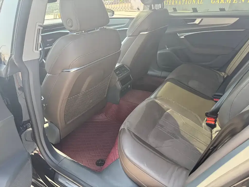 Audi A7L 2024 из CN, фото 3