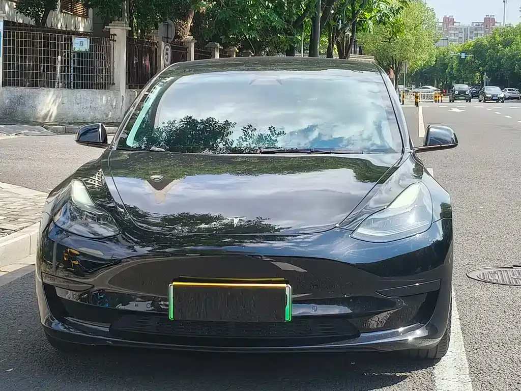 Tesla Model 3 — фото 9