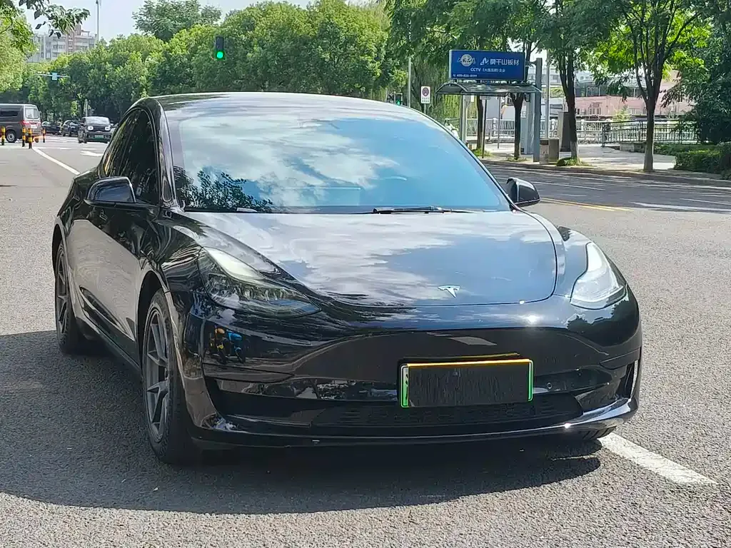 Tesla Model 3 — фото 10