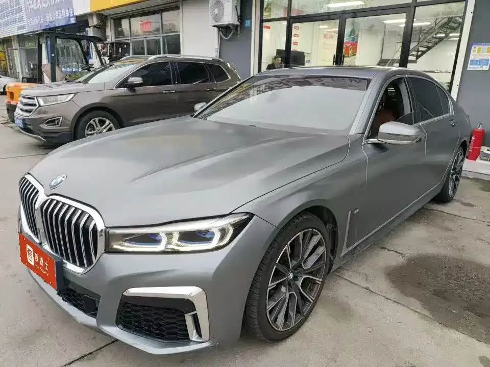 BMW 7 Series — фото 1