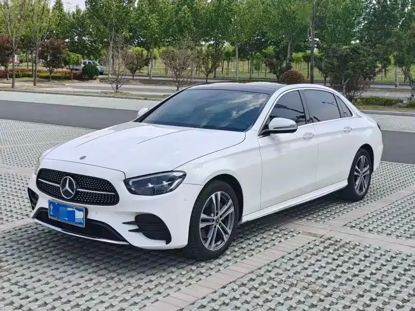 Mercedes-Benz E-Class — фото 1