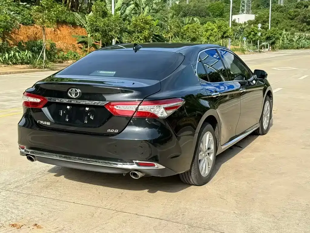 Toyota Camry — фото 7