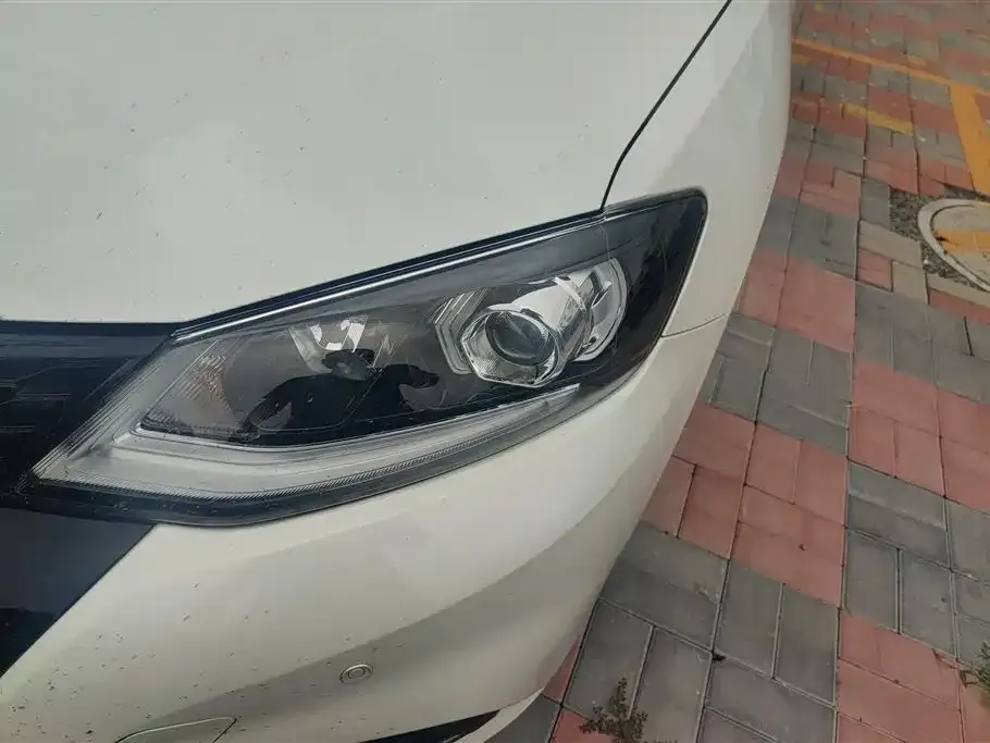 Nissan Tiida 2023 из CN, фото 4