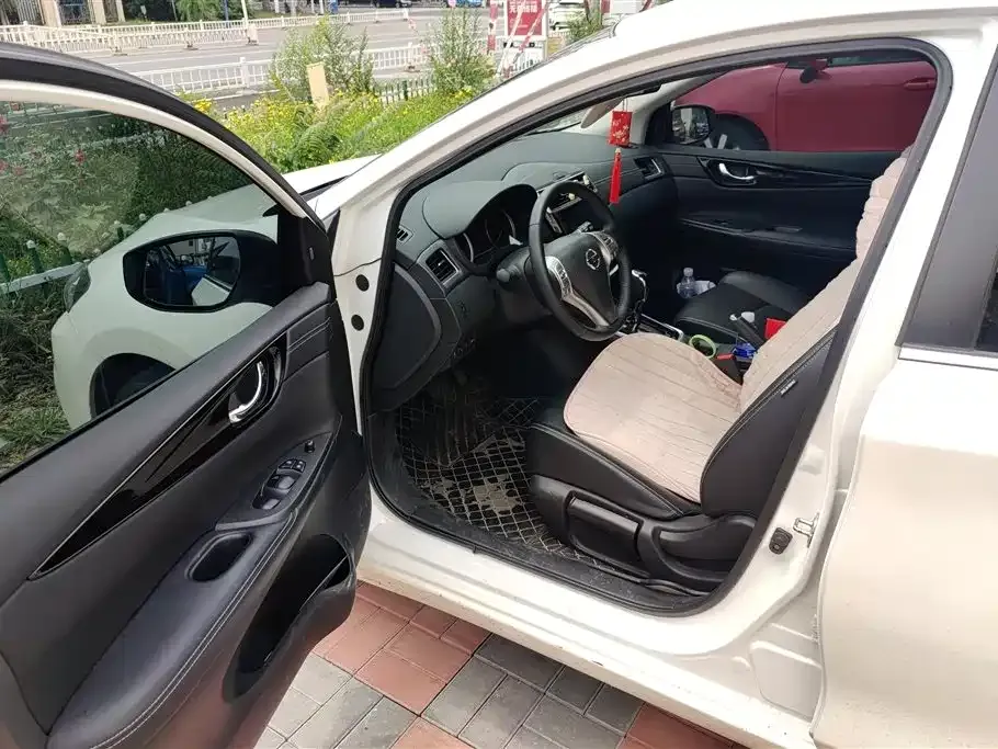 Nissan Tiida 2023 из CN, фото 10
