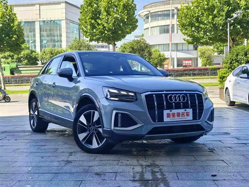 Audi Q2L — фото 10