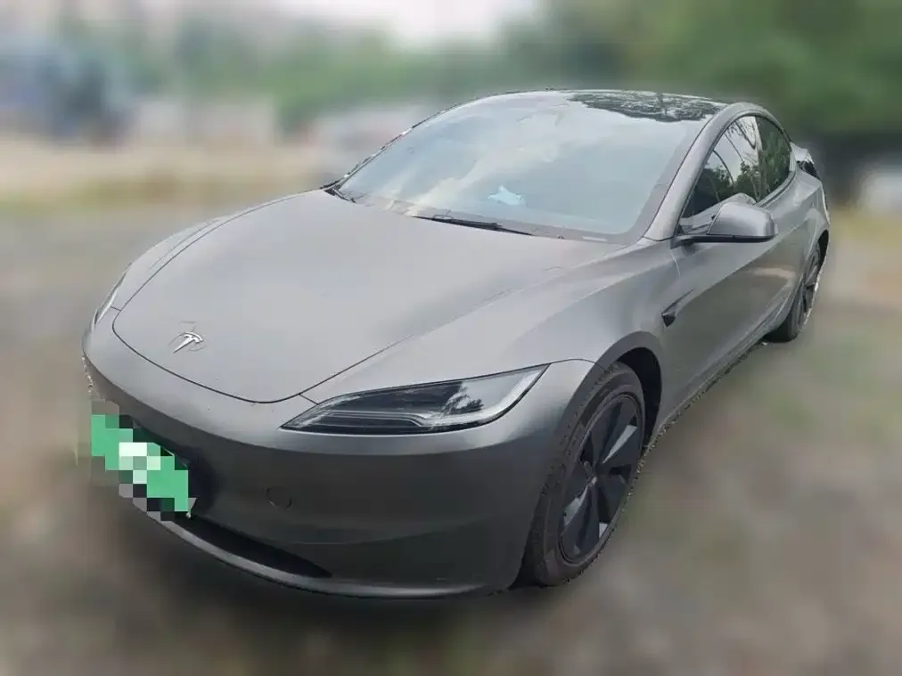 Tesla Model 3 — фото 1