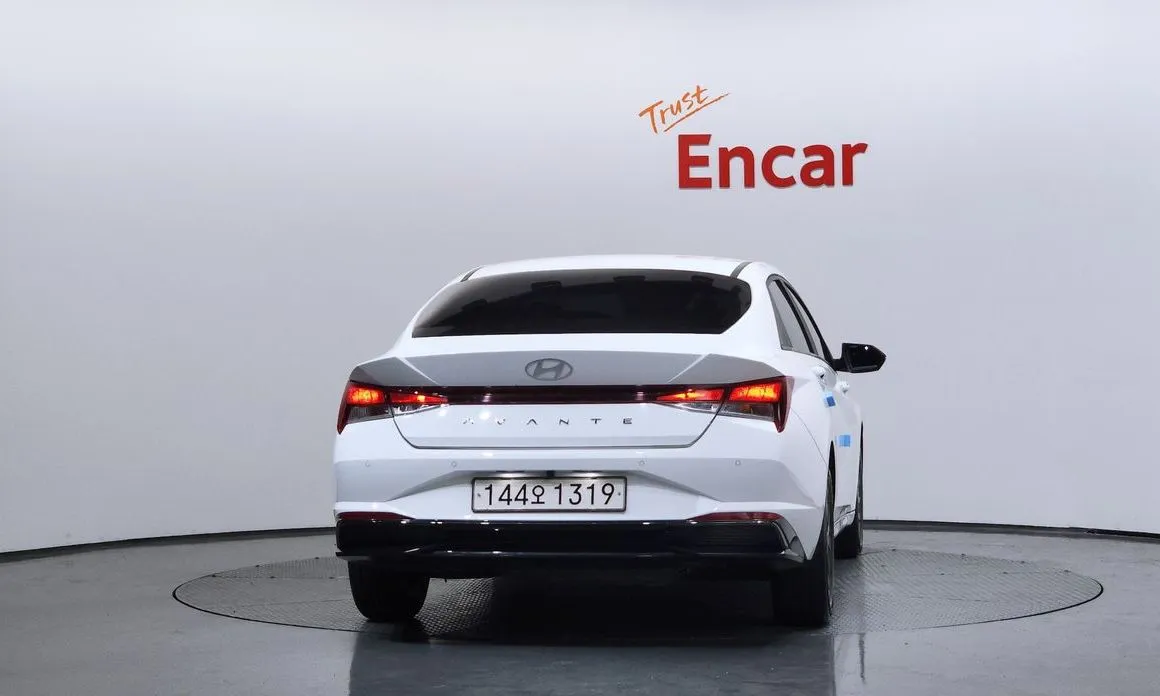 Hyundai AVANTE — фото 2