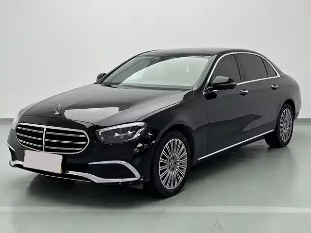 Mercedes-Benz E-Class — фото 1