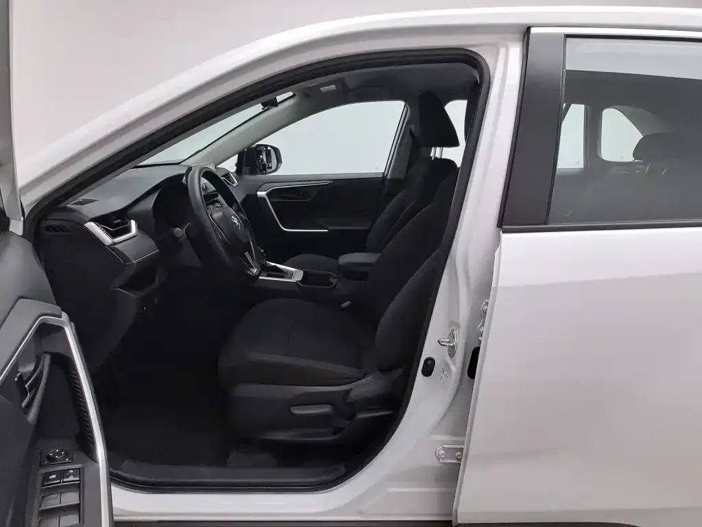 Toyota RAV4 2024 из CN, фото 5