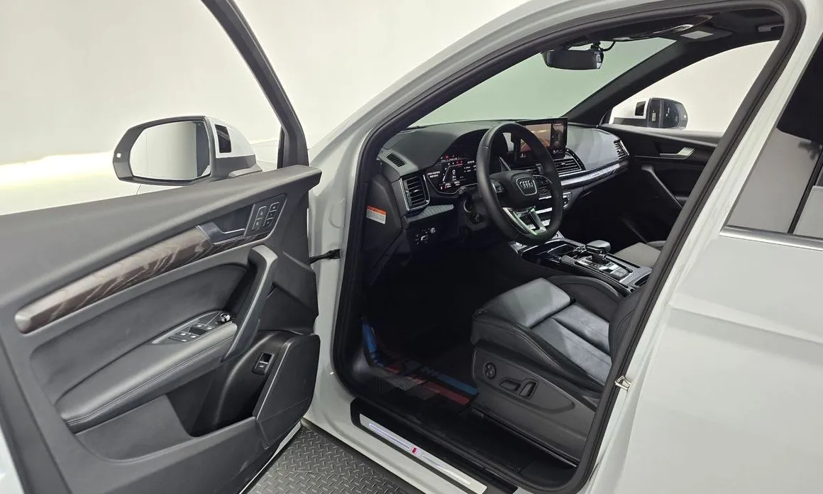 Audi Q5 2023 из KR, фото 8