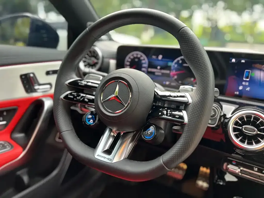 Mercedes-Benz CLA AMG — фото 2
