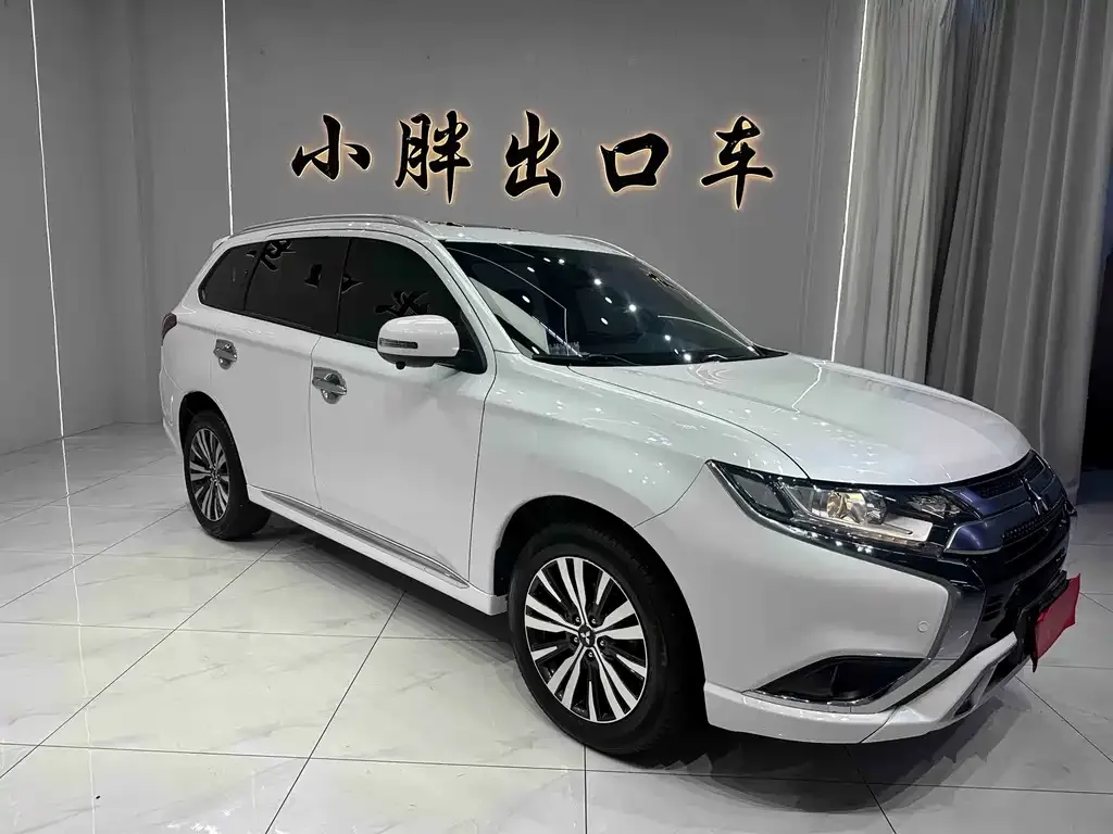 Mitsubishi Outlander — фото 8