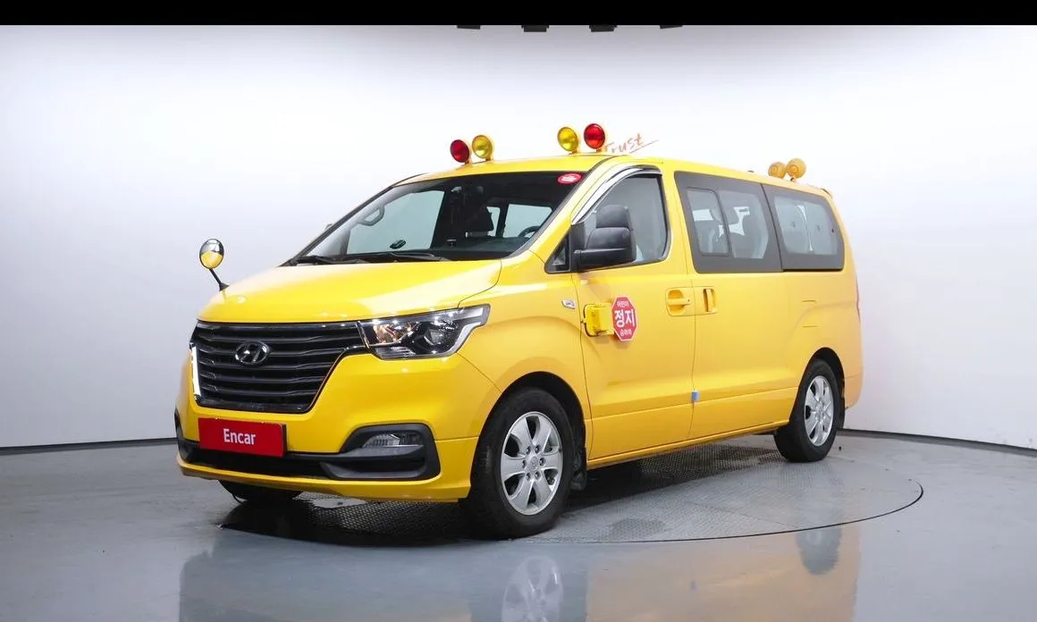 Hyundai Starex — фото 1