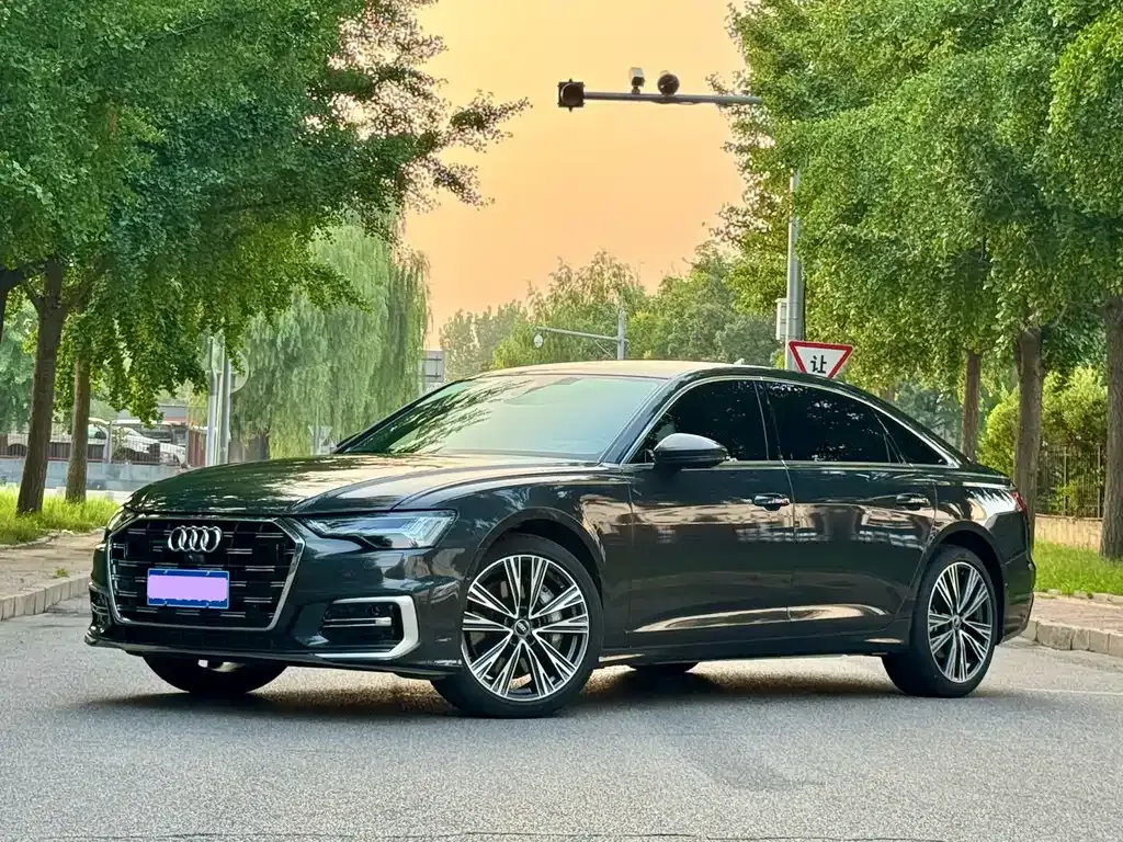 Audi A6L — фото 1