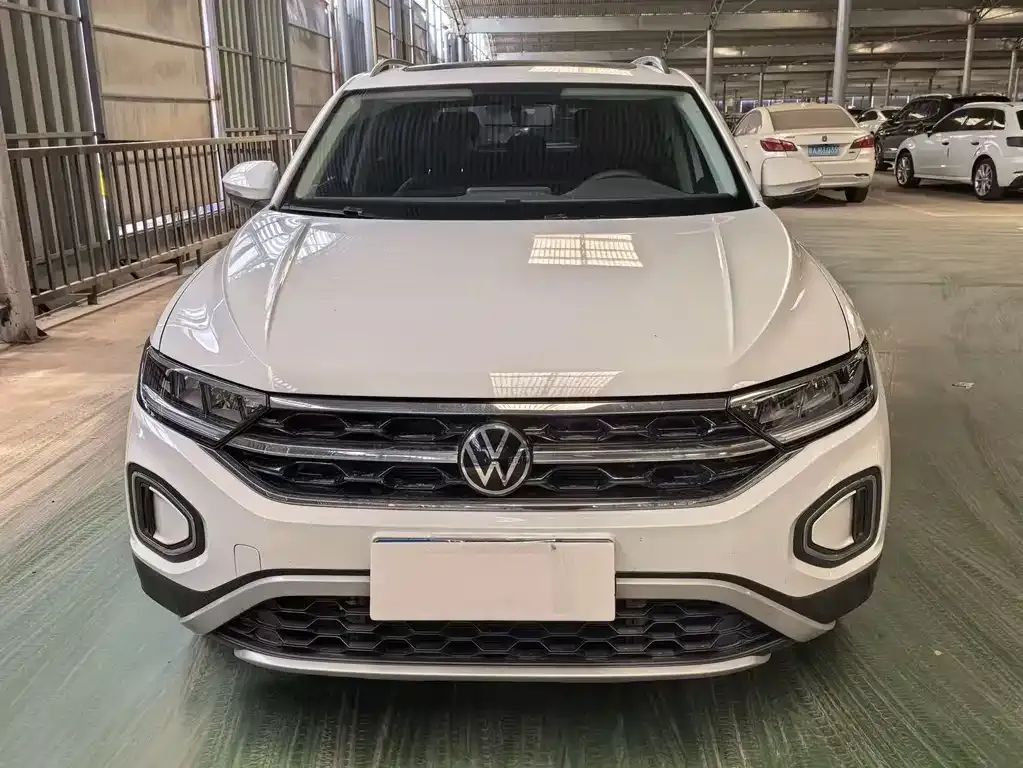Volkswagen T-Roc — фото 8