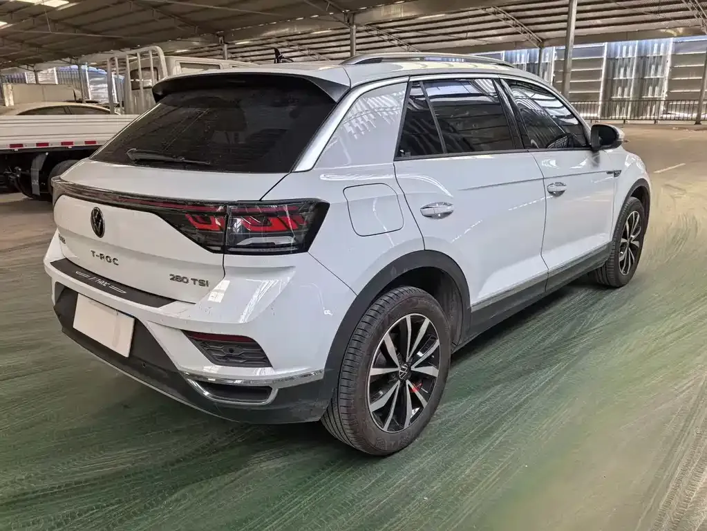 Volkswagen T-Roc — фото 2