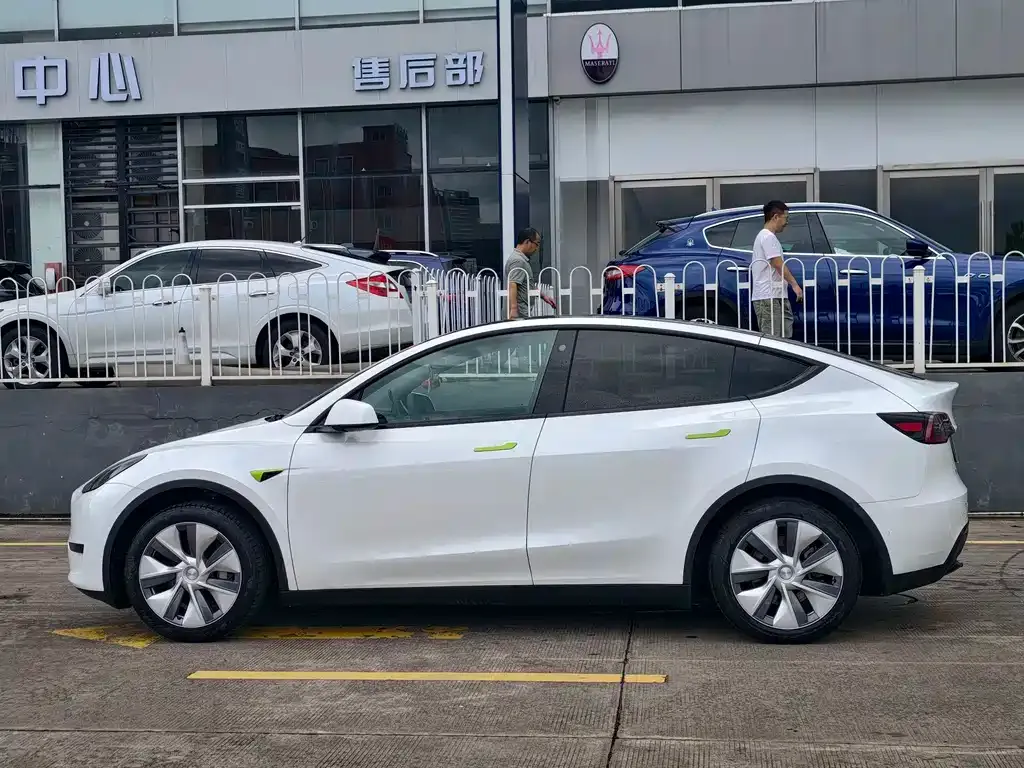 Tesla Model Y — фото 5