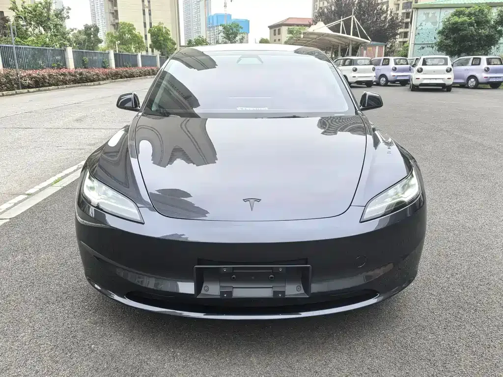 Tesla Model 3 — фото 5